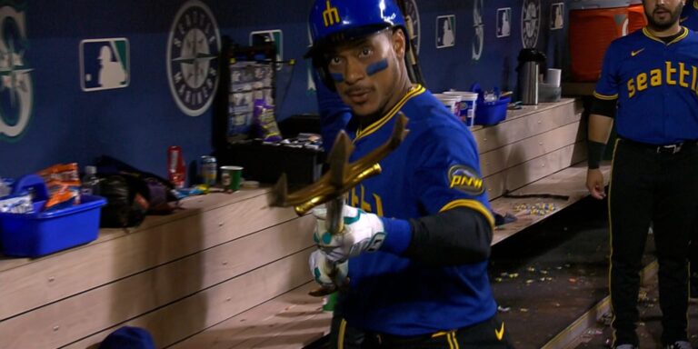 noticia-mlb-Brazo-de-Woo-trio-de-tablazos-impulsan-a-Marinero