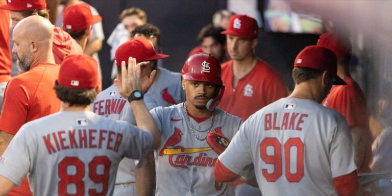 noticia-mlb-Cardenales-descansan-a-Winn-molestia-en-la-rodill