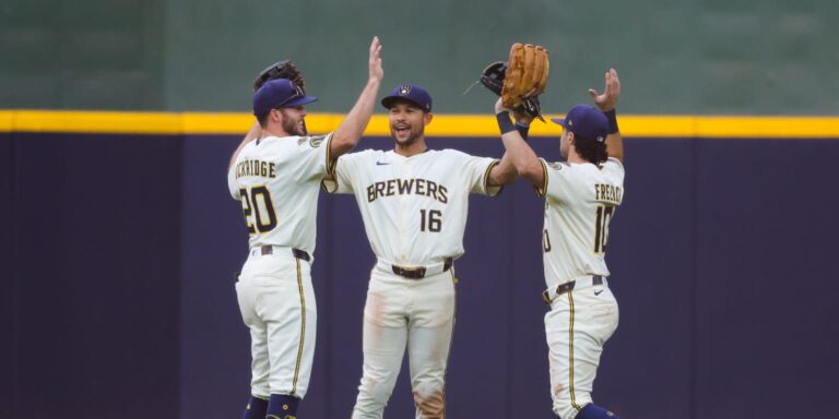 noticia-mlb-Con-su-increible-racha-Cerveceros-ganan-hamburgue