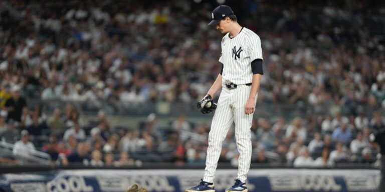 noticia-mlb-De-locura-Una-ardilla-se-roba-el-show-al-invadir-e