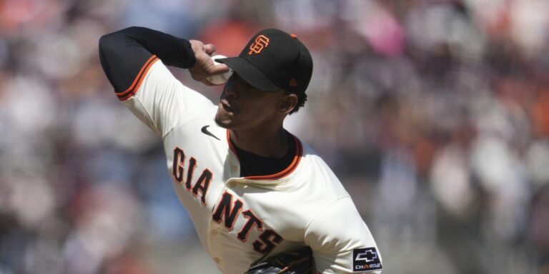 noticia-mlb-El-cerrador-de-Gigantes-Randy-Rodriguez-se-somet