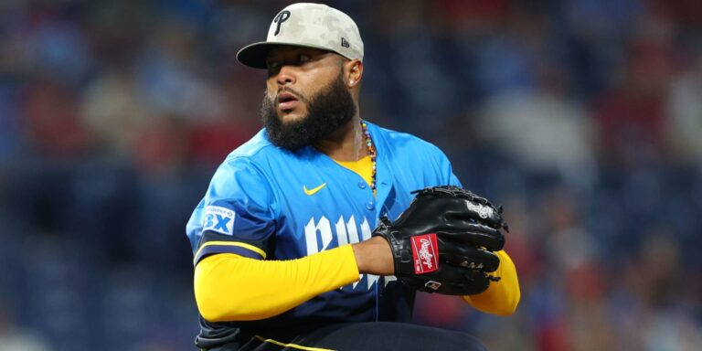 noticia-mlb-Filis-hacen-oficial-regreso-de-Alvarado-tras-activ