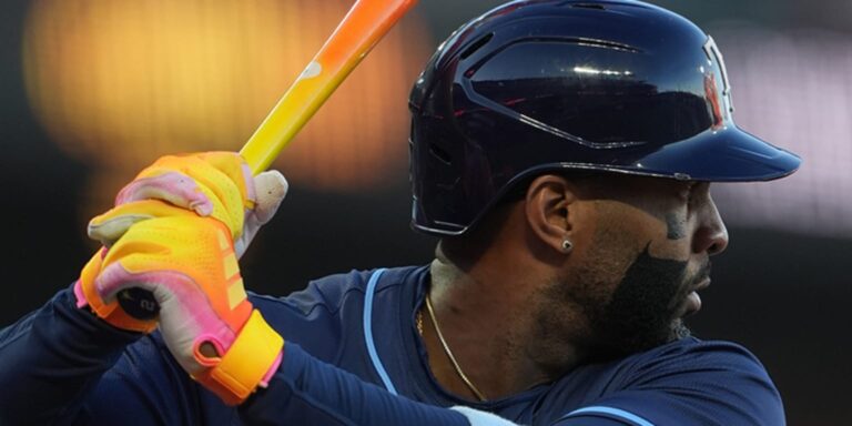 noticia-mlb-Hit-clave-de-Yandy-en-la-novena-sello-remontada-de