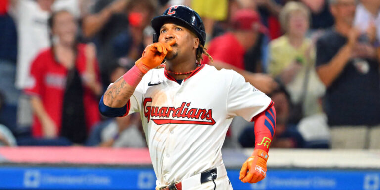 noticia-mlb-Impulsados-por-Jose-Ramirez-los-Guardianes-ganan-