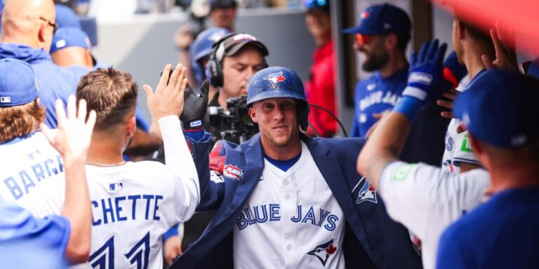 noticia-mlb-Inesperada-jornada-de-Straw-2-HR-lidera-aplastan-1