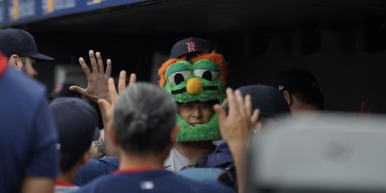 noticia-mlb-Medias-Rojas-culminan-una-historica-gira-con-barri