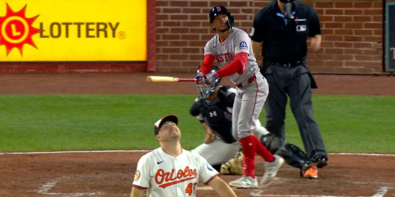 noticia-mlb-Medias-Rojas-reaccionan-en-el-9no-tras-otra-gran-a