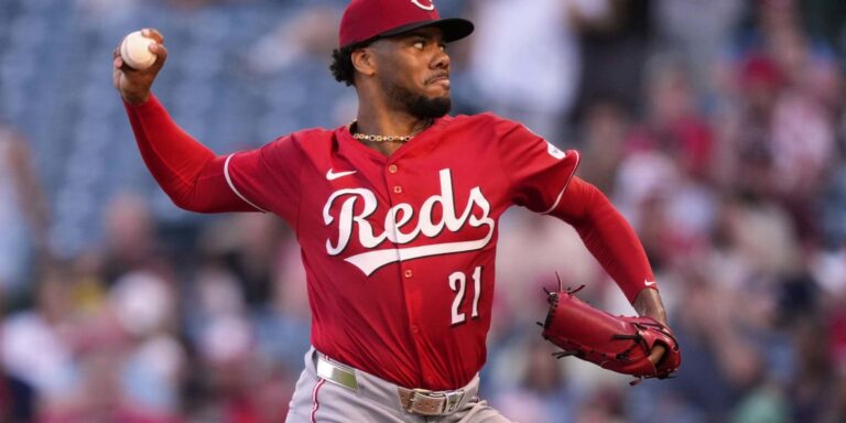 noticia-mlb-Ofensiva-de-Rojos-apoyo-joya-de-12-ponches-de-Gree