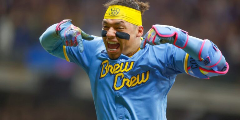 noticia-mlb-Primer-HR-de-oro-de-Contreras-guia-a-Cerveceros-a-