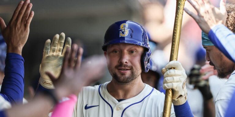 noticia-mlb-Raleigh-da-2-HR-para-llegar-a-49-y-superar-a-Salva