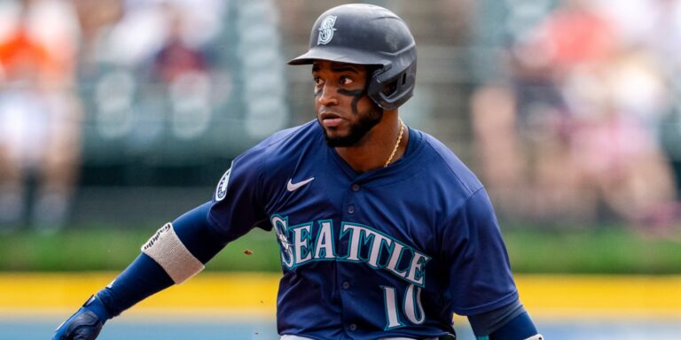 noticia-mlb-Robles-recibe-suspension-de-10-juegos-por-lanzarle