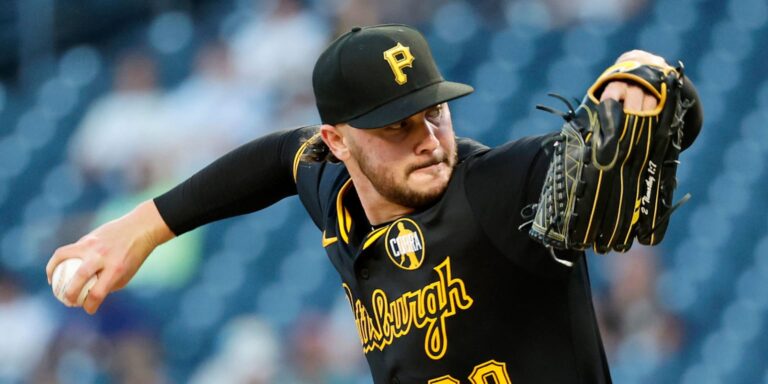 noticia-mlb-Skenes-con-8-ponches-enfria-a-los-Azulejos-en-la-v