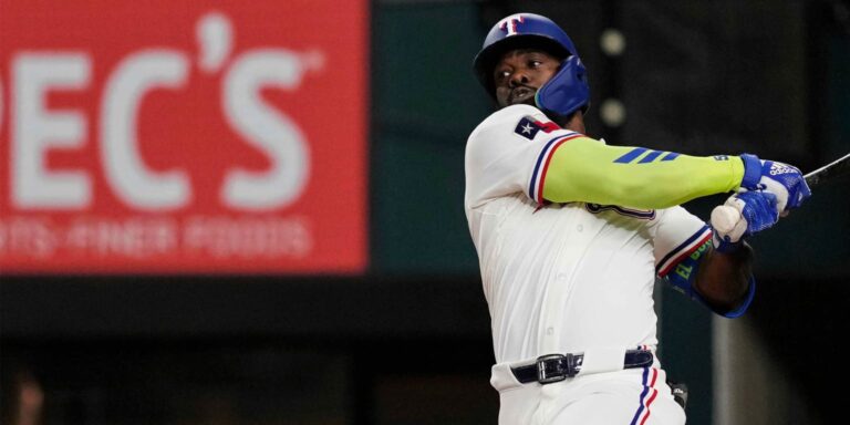 noticia-mlb-los-rangers-inhabilitan-a-adolis-garcia-por-un-esg