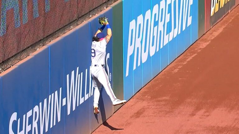 Bonita-atrapada-en-salto-de-Alejandro-Osuna-28092