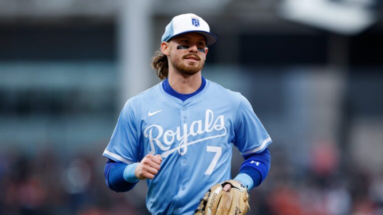 Doble-play-de-Bobby-Witt-Jr
