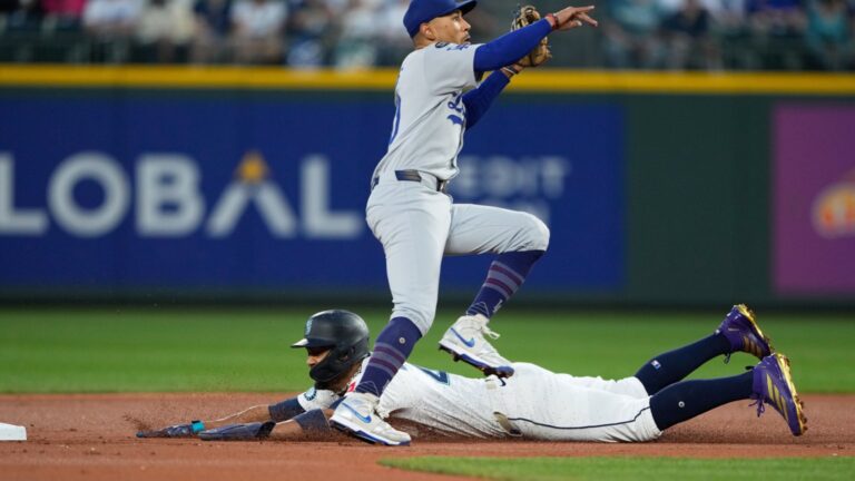 J-Rod-se-une-al-club-30-30-27092025