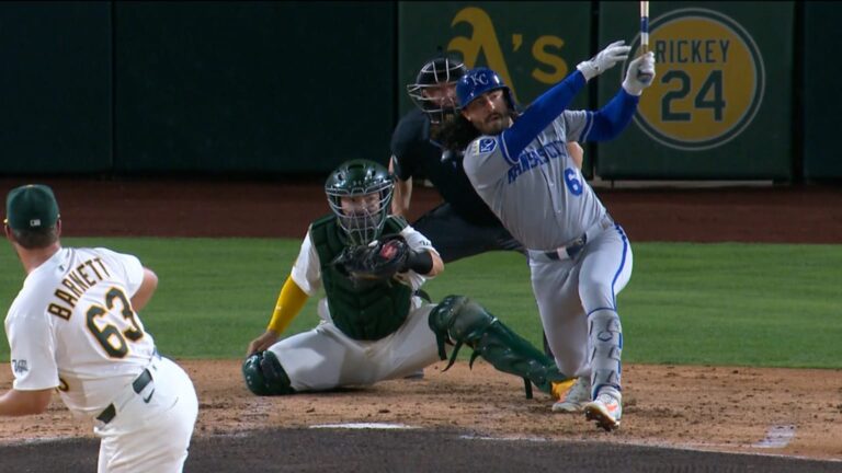 Jonathan-India-conecta-jonron-de-tres-carreras-26