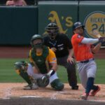 Jose-Altuve-pega-doble-remolcador-en-la-2da-25092