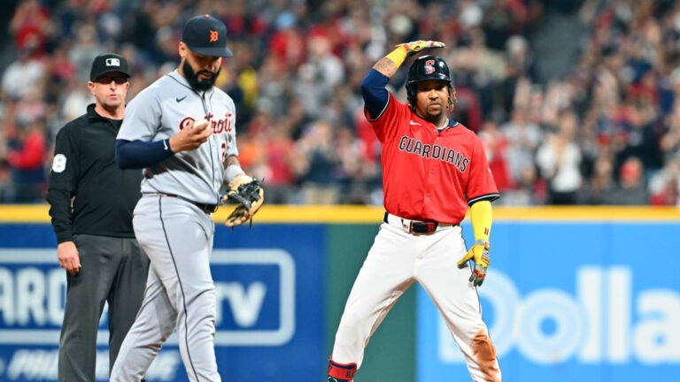Jose-Ramirez-trae-dos-con-doble-en-el-7mo-2409202