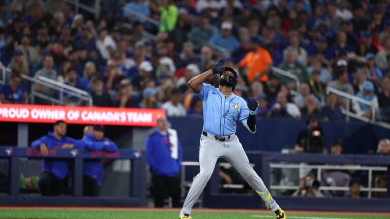 Junior-Caminero-empata-el-juego-con-su-HR-45-2609