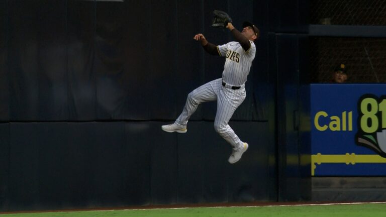 Laureano-se-luce-con-atrapada-en-zona-de-foul-110