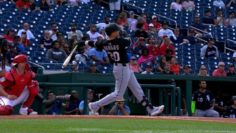 Miguel-Vargas-pega-HR-de-dos-carreras-en-la-1ra-2