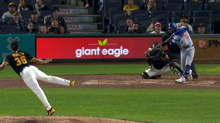 Mookie-Betts-pega-jonron-solitario-en-la-9na-0409-1