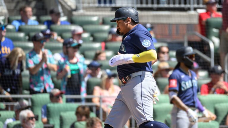 Polanco-Naylor-dan-jonrones-uno-tras-otro-en-el-3r