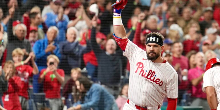 noticia-mlb-50-para-Schwarber-El-toletero-se-une-a-Howard-en-c