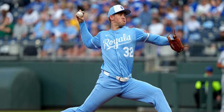 noticia-mlb-Canonazo-de-Salvador-lidera-paliza-de-Reales-sobre