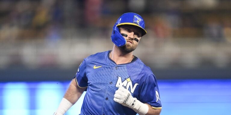 noticia-mlb-Clemens-dispara-tres-bambinazos-y-Mellizos-dejan-t