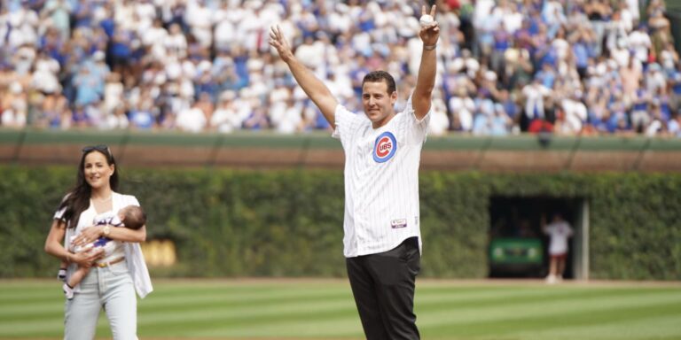 noticia-mlb-Como-un-fan-mas-Rizzo-se-despidio-a-lo-grande-desd