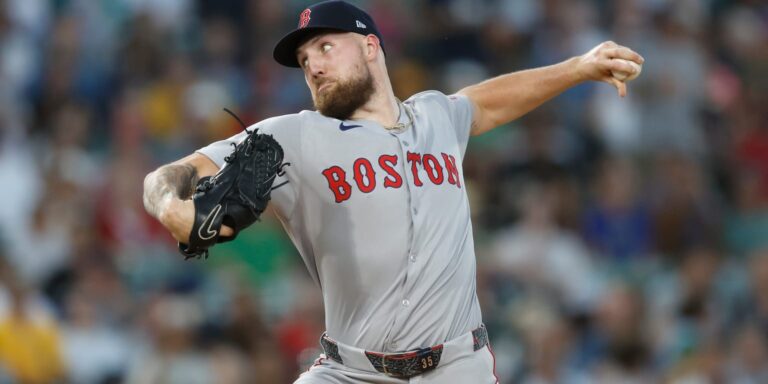 noticia-mlb-Crochet-se-repone-con-joya-de-10-ponches-y-Medias-