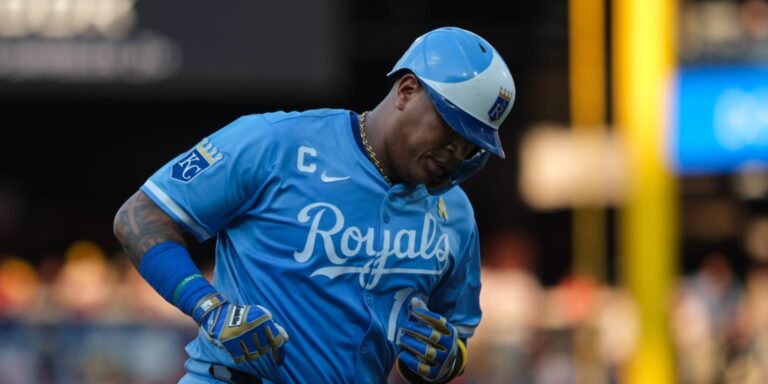noticia-mlb-Doble-hito-Perez-se-une-al-club-de-300-HR-y-1000-