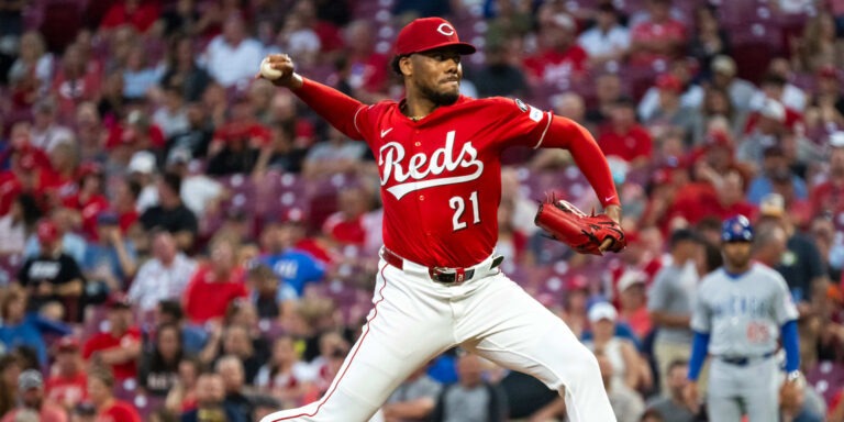 noticia-mlb-Greene-coquetea-con-no-hitter-y-blanquea-a-Cubs-pa