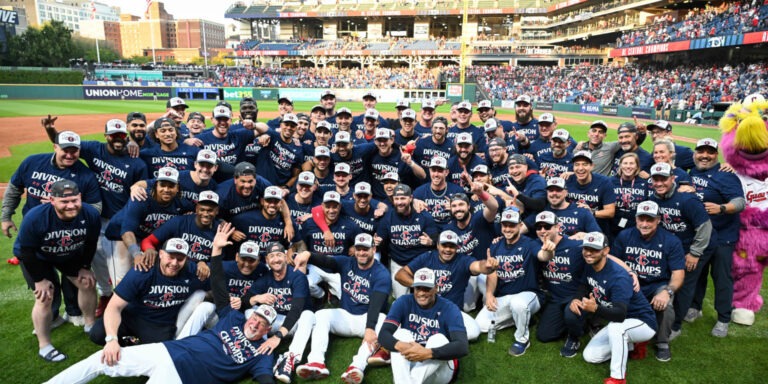 noticia-mlb-Guardianes-ganan-la-Central-de-la-L.A