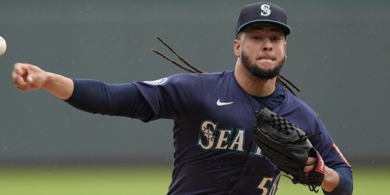 noticia-mlb-Joya-de-Castillo-ayuda-a-Marineros-a-compartir-la-