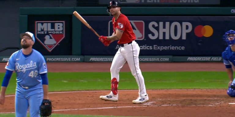 noticia-mlb-Kayfus-corono-remontada-de-Guardianes-con-HR-decis