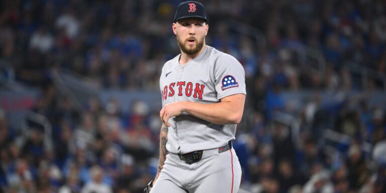 noticia-mlb-Otra-joya-de-Crochet-deja-a-los-Medias-Rojas-a-un-