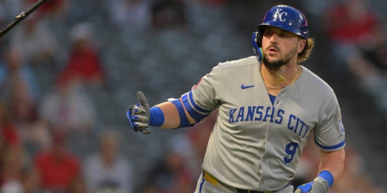 noticia-mlb-Pasquantino-HR-3-CI-Witt-elevan-a-Reales-sobre-