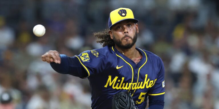 noticia-mlb-Peralta-alcanza-los-200-ponches-y-luce-listo-para-