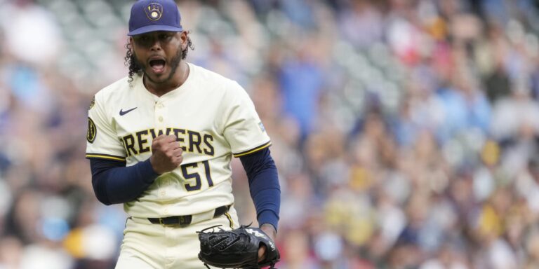 noticia-mlb-Peralta-amplia-su-racha-sin-permitir-carreras-a-29