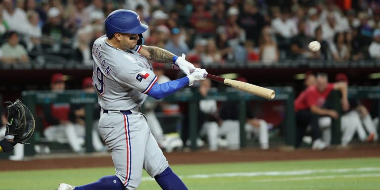 noticia-mlb-Rangers-ganan-sexto-juego-al-hilo-y-coquetean-con-