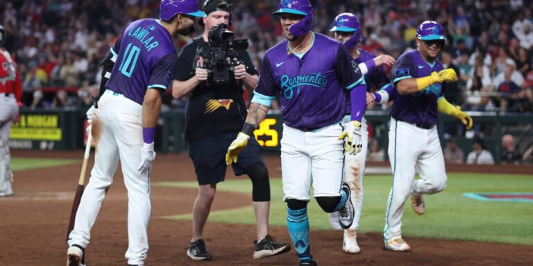 noticia-mlb-Rodriguez-canonazos-de-Carroll-Vargas-impulsan-a