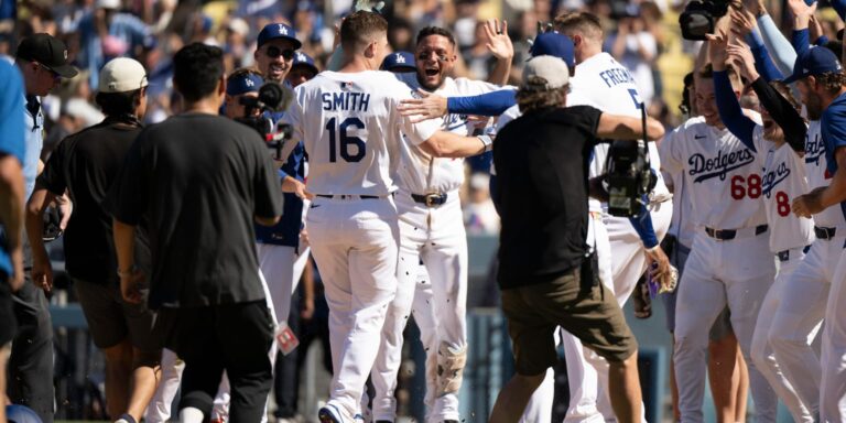 noticia-mlb-Smith-se-vistio-de-heroe-con-HR-de-oro-como-emerge