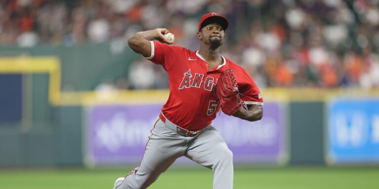 noticia-mlb-Soriano-lanza-joya-de-un-hit-y-Angelinos-se-llevan