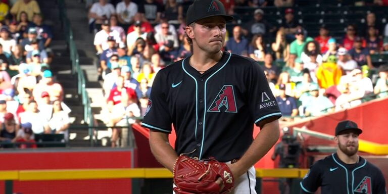 noticia-mlb-Un-dominante-Pfaadt-impulsa-a-D-backs-a-hilar-su-c