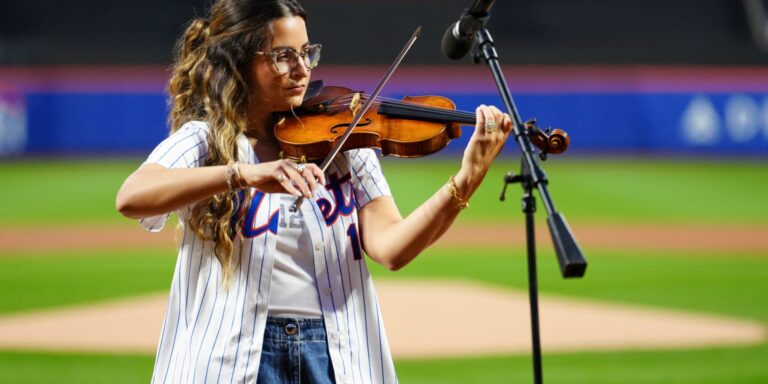 noticia-mlb-Una-noche-magica-para-la-familia-Lindor-Del-violi