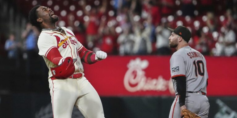 noticia-mlb-Walker-sella-remontada-en-la-9na-con-doble-en-vict