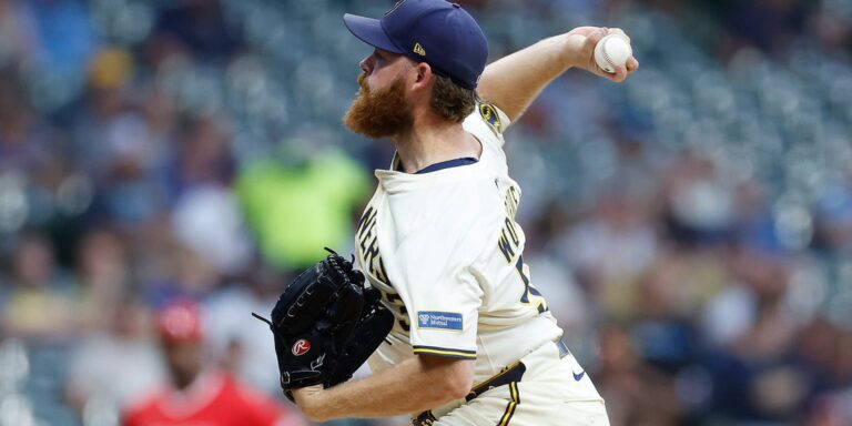 noticia-mlb-Woodruff-pasa-a-la-lista-de-lesionados-por-dolenci